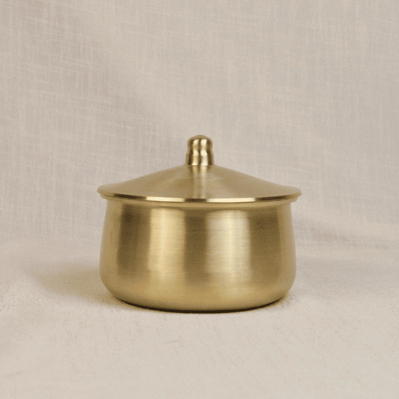 Peetal Ruhani Handi, Medium